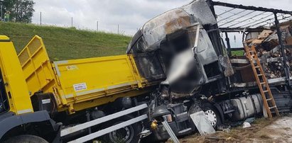 Rozpędzony tir wjechał w ciężarówkę. Dwie osoby spłonęły