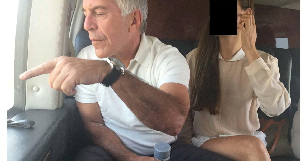 Były porady w sprawach sercowych i wymiany prezentów. Ale teraz wielkie postaci z akt Epsteina płacą za tę przyjaźń wysoką cenę