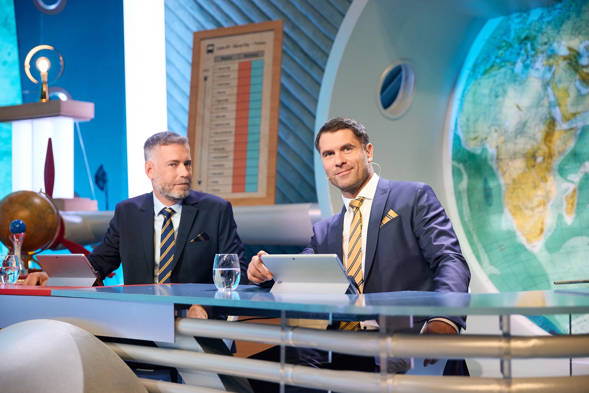 Cestovateľ Martin Navrátil a herec Ján Dobrík v šou Na správnej ceste.