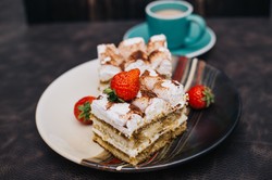 3 bit z truskawkami. Ciasto bez pieczenia z przepisu Joli