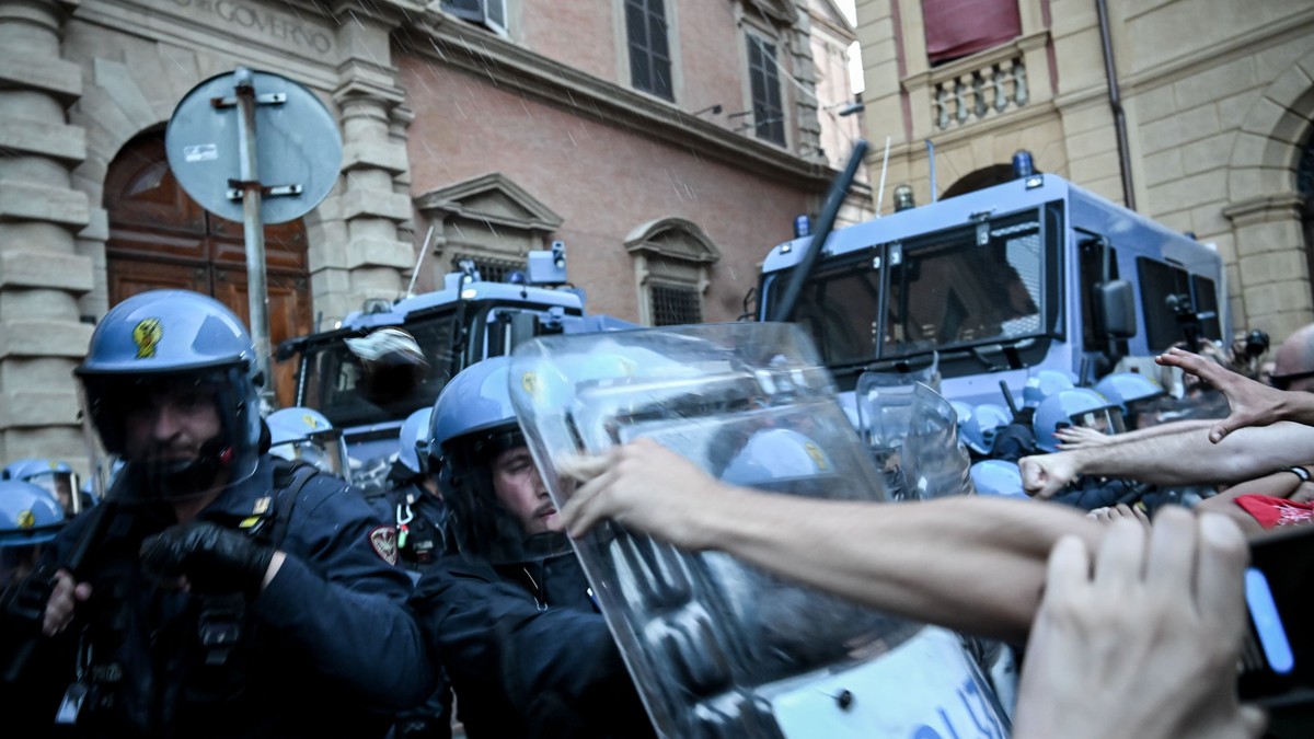 Neredi u Bolonji posle smrti muškarca tokom policijske intervencije
