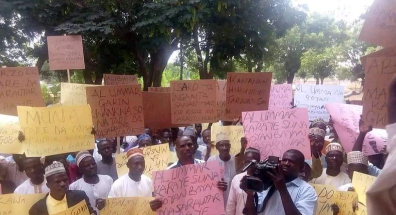 Kano residents troop out to protest against court verdict on creation of new emirates (Premium Times)