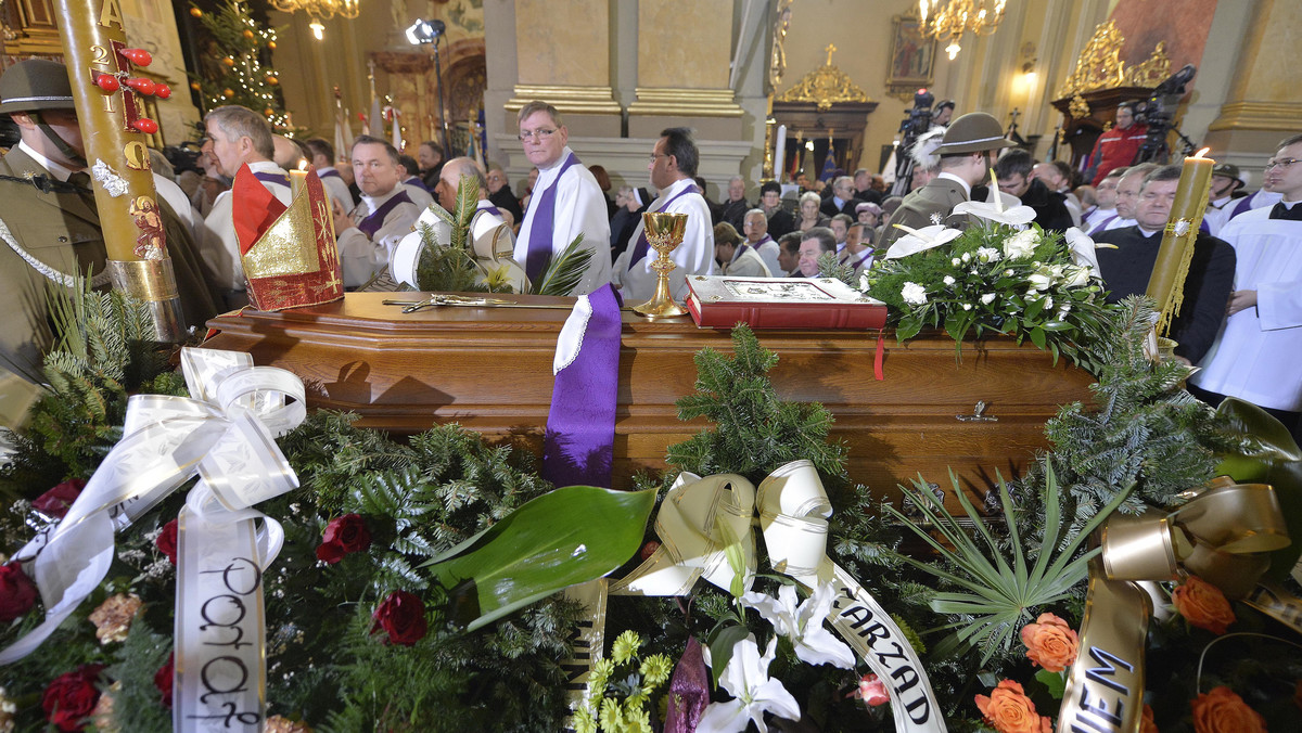 W podziemiach archikatedry w Przemyślu pochowano w środę, zmarłego 29 grudnia 2012 r., arcybiskupa Ignacego Tokarczuka. Był 67. biskupem przemyskim i pierwszym metropolitą przemyskim.