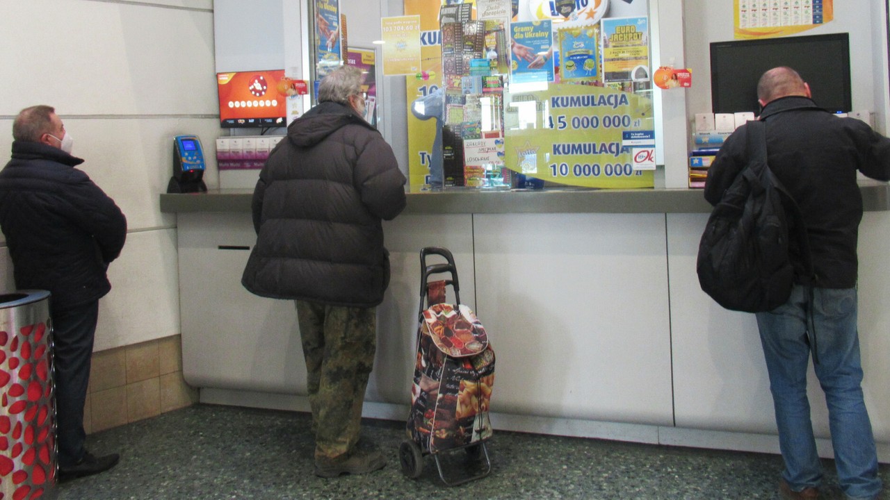 Tak Polacy próbują się wzbogacić. "Nawet żona nie wie. Trzeba mieć jakieś tajemnice"