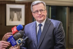 Tym chwali się Bronisław Komorowski. Były prezydent jest dumny "z dubletu do kaczorów"