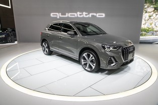 Bąk: Ożeż ty, Q…! Jak się jeździ nowym SUV-em od Audi? [MOTOFELIETON]