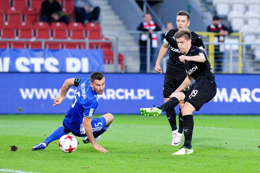 Pilka nozna. Ekstraklasa. Wisla Plock. Bartlomiej Sielewski. Sesja fotograficzna. 11.10.2017