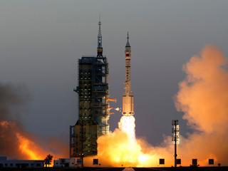 Shenzhou-11 start rakiety
