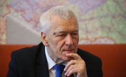 Kornel Morawiecki na razie nie dołączy do PiS. "Rządowi jest potrzebna konstruktywna opozycja"