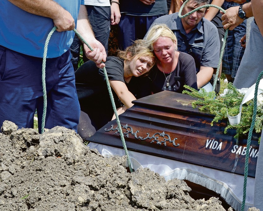 Neutešne majka Žuža i
sestra Lidija