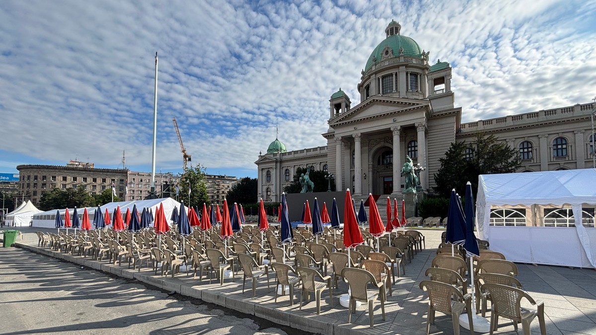 Bina ispred Skupštine Srbije