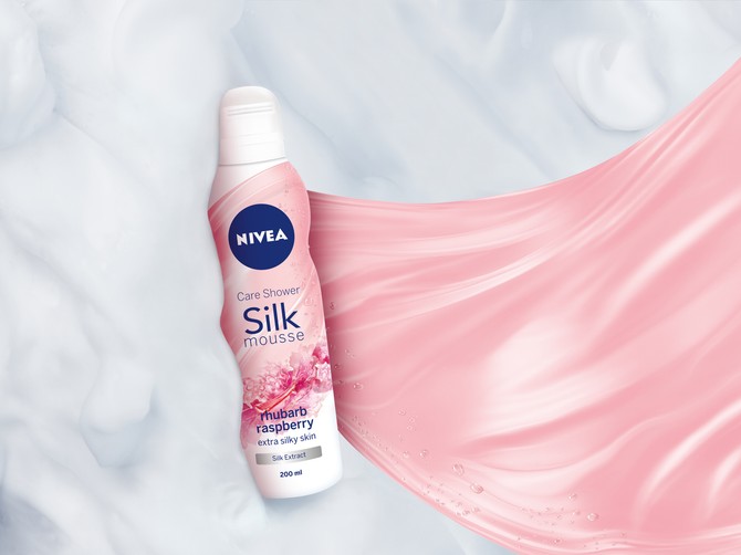 Nivea Care Silk pena za tuširanje