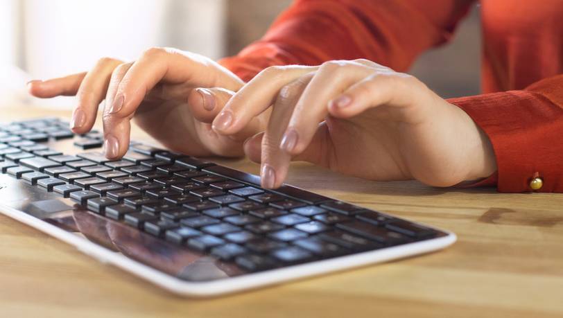 Beliebte schnurlose Tastaturen ab 30 Euro im Vergleich