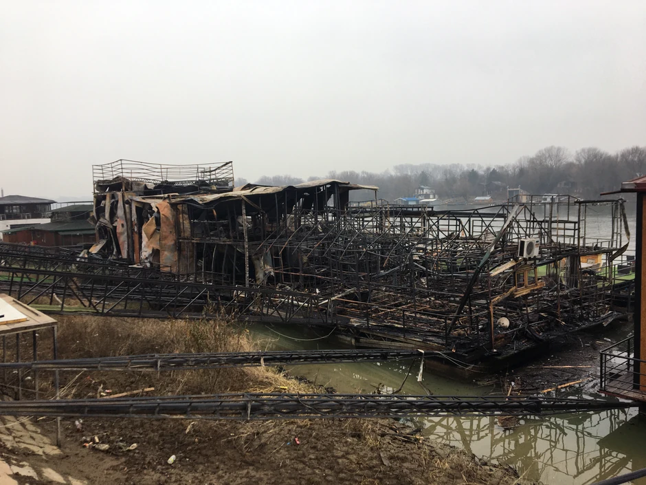 Splav Cunami požar Blok 45