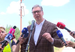 TNJG_Vučić_Srbija_obojena_revolucija_vesti_blic_safe_kk.jpg