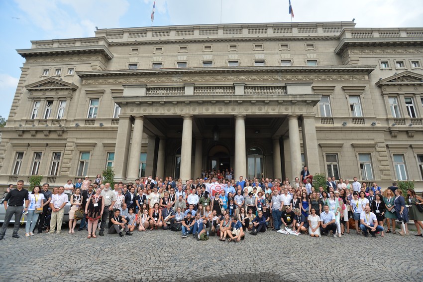 Jedno od okupljanja Mense