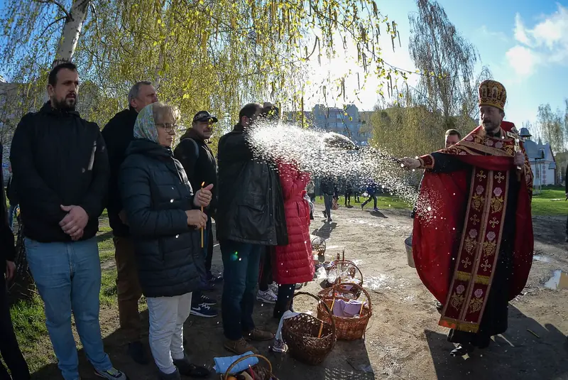 Święcenie pokarmów w Buczy