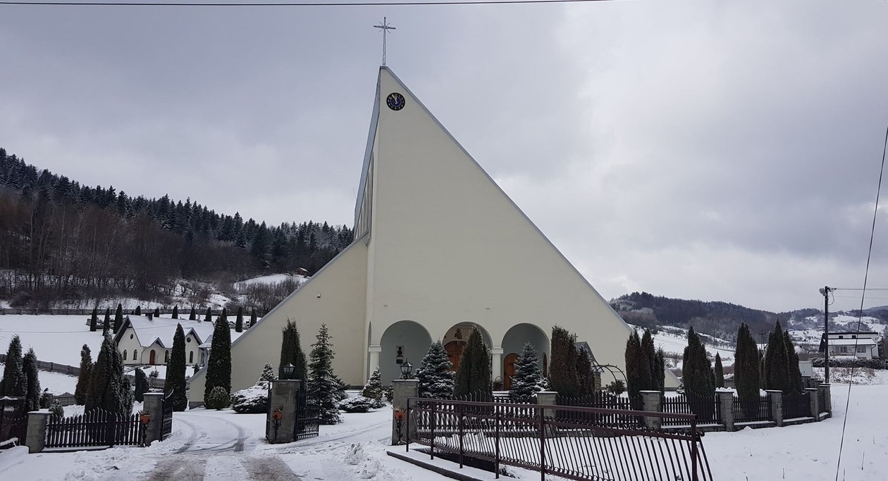 Kościół w Kiczni, którego budowę nadzorował ks. Marian W.