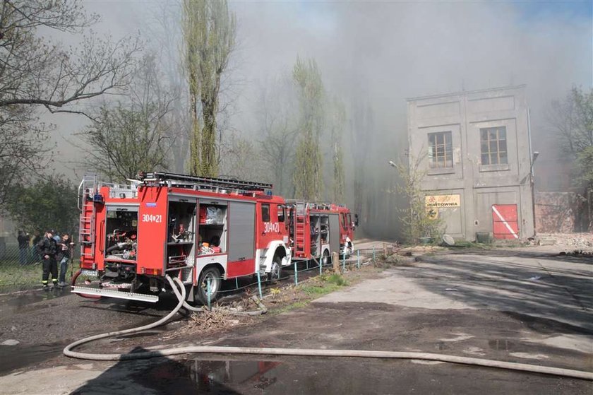 Pożar w dawnych zakładach Lenta