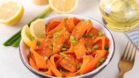 Retinolowa surówka młodości. Tani, pyszny i zdrowy sposób na urodę