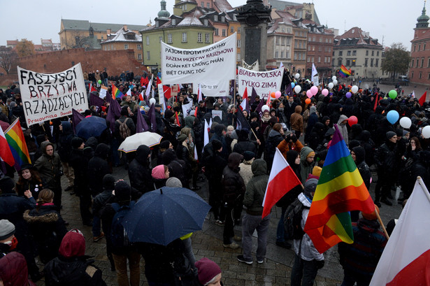 Uczestnicy marszu pod hasłem "Za wolność naszą i waszą"