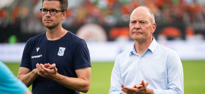 To on wdraża taktykę Lecha Poznań. Piłkarze mówią o nim "geniusz"