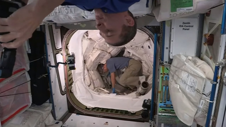 Załoga ISS przygotowuje ceremonię powitalną