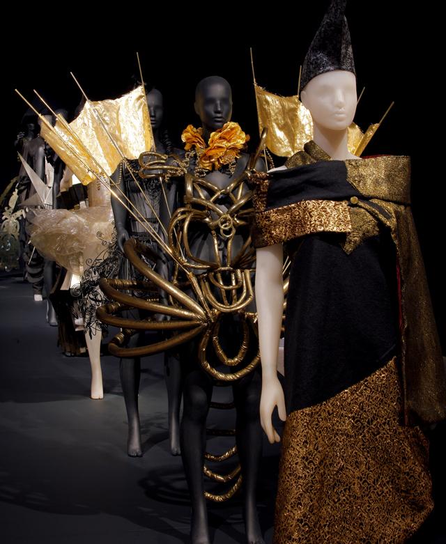 Külön műfajt teremtett - exkluzív interjú a Király Tamás-kiállítás  kurátorával - Glamour