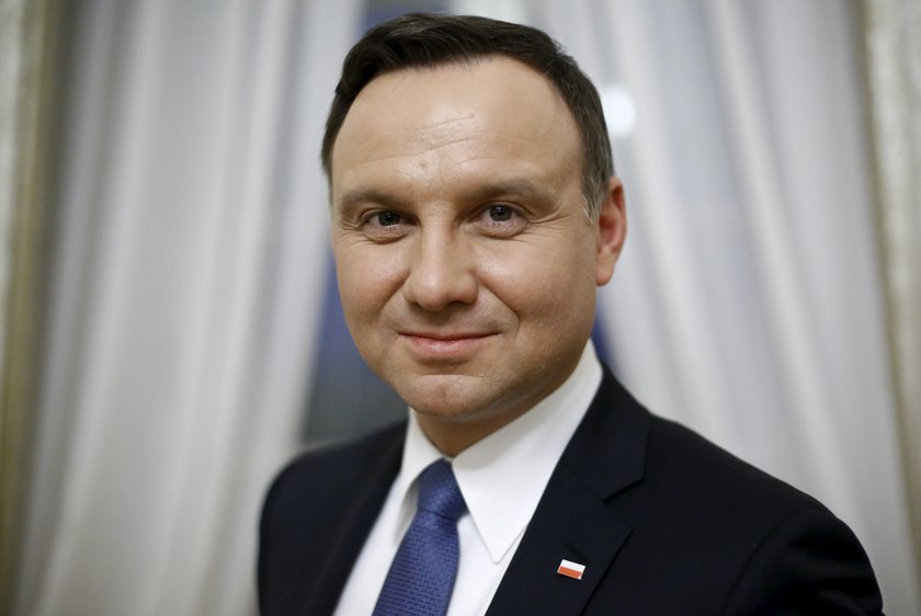 Kogo śledzi Andrzej Duda na Twitterze?