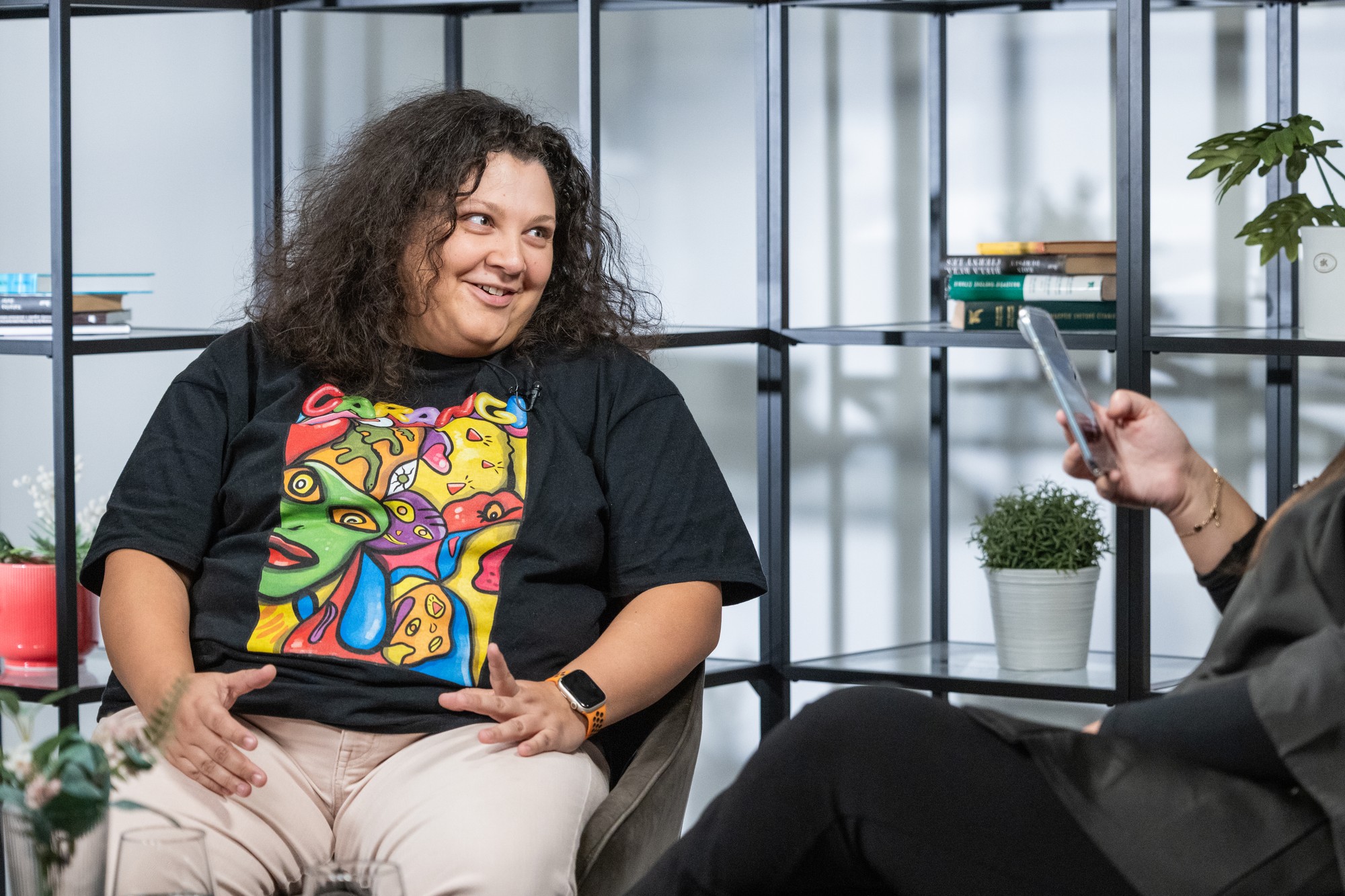 Michaela Carangi v podcaste Off Record s Teri Čikoš.