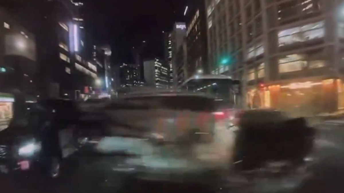 Automobil vlade Japana izazvao jeziv sudar