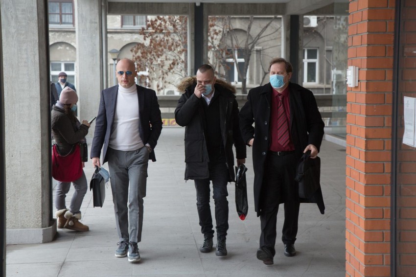 Zoran Marjanović stiže na suđenje u pratnji advokata