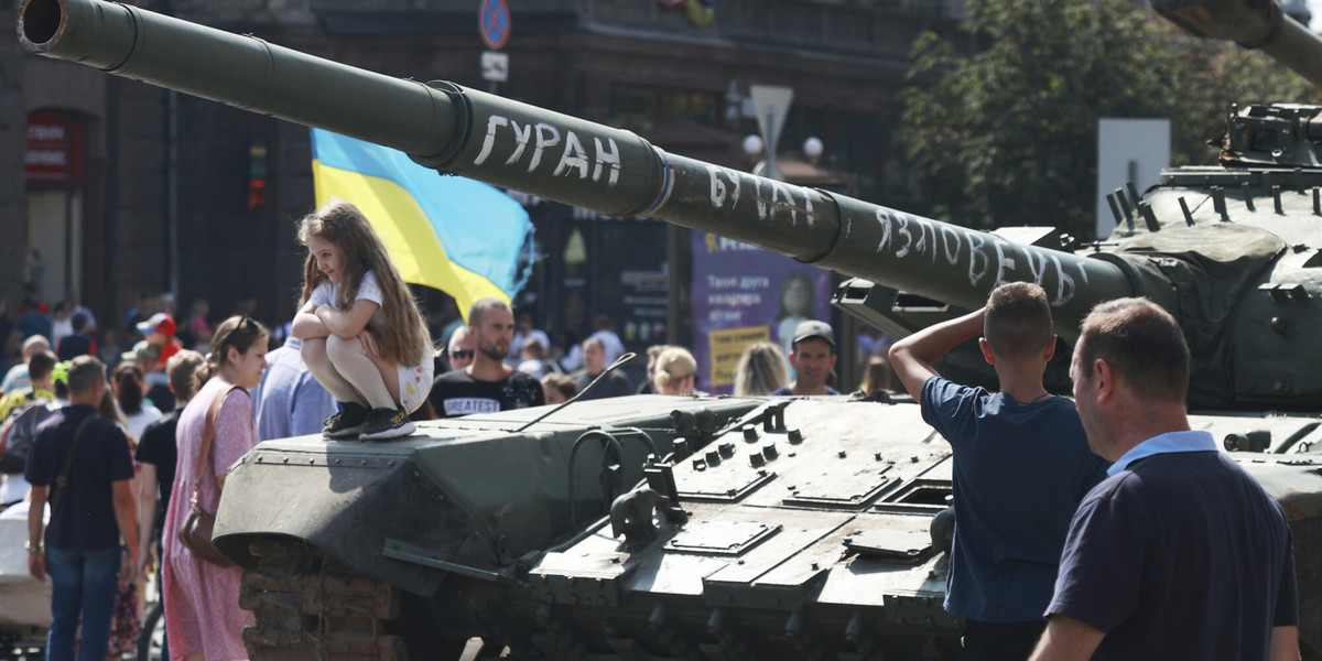 Zniszczony rosyjski sprzęt wojskowy w Kijowie, sierpień 2022 r. 