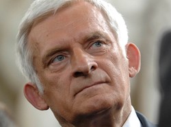 Buzek wybuczany, "Sto lat" dla prezydenta