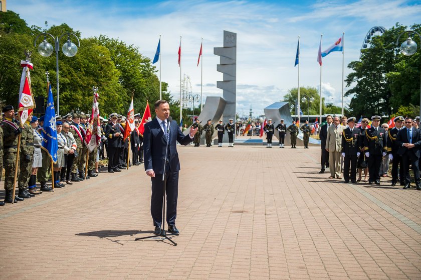 Sytuacja jak z Barei. Prezydent Duda o tym wiedział?