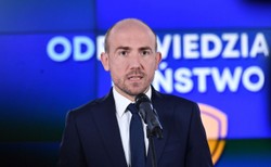 Budka: Kaczyński próbuje stworzyć PRL-bis i obiera kurs na wyprowadzenie Polski z UE