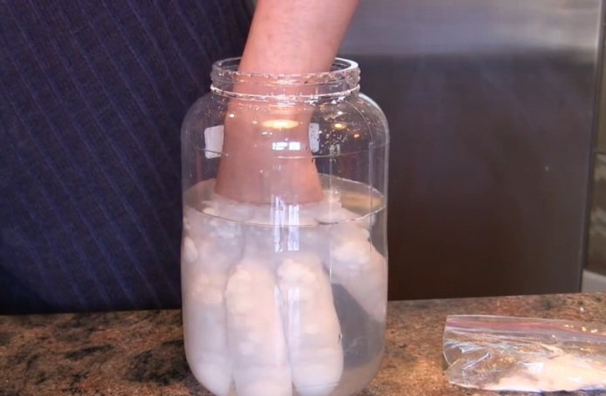 Ovako izgleda kad stavite ruku u "vreo led"