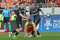 Sensacyjna porażka Jagiellonii. Dieguez 'wyleciał' z boiska, Pululu zmarnował rzut karny [WIDEO]