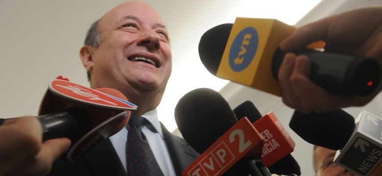 Pozew zbiorowy przeciwko Rostowskiemu! Decyzja ministra kosztowała ich miliony