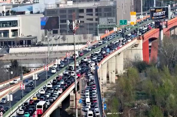(MAPA) SAOBRAĆAJNE NESREĆE I ŠPIC Vozila u Beogradu mile: Izbegavajte ove delove prestonice ako ikako možete