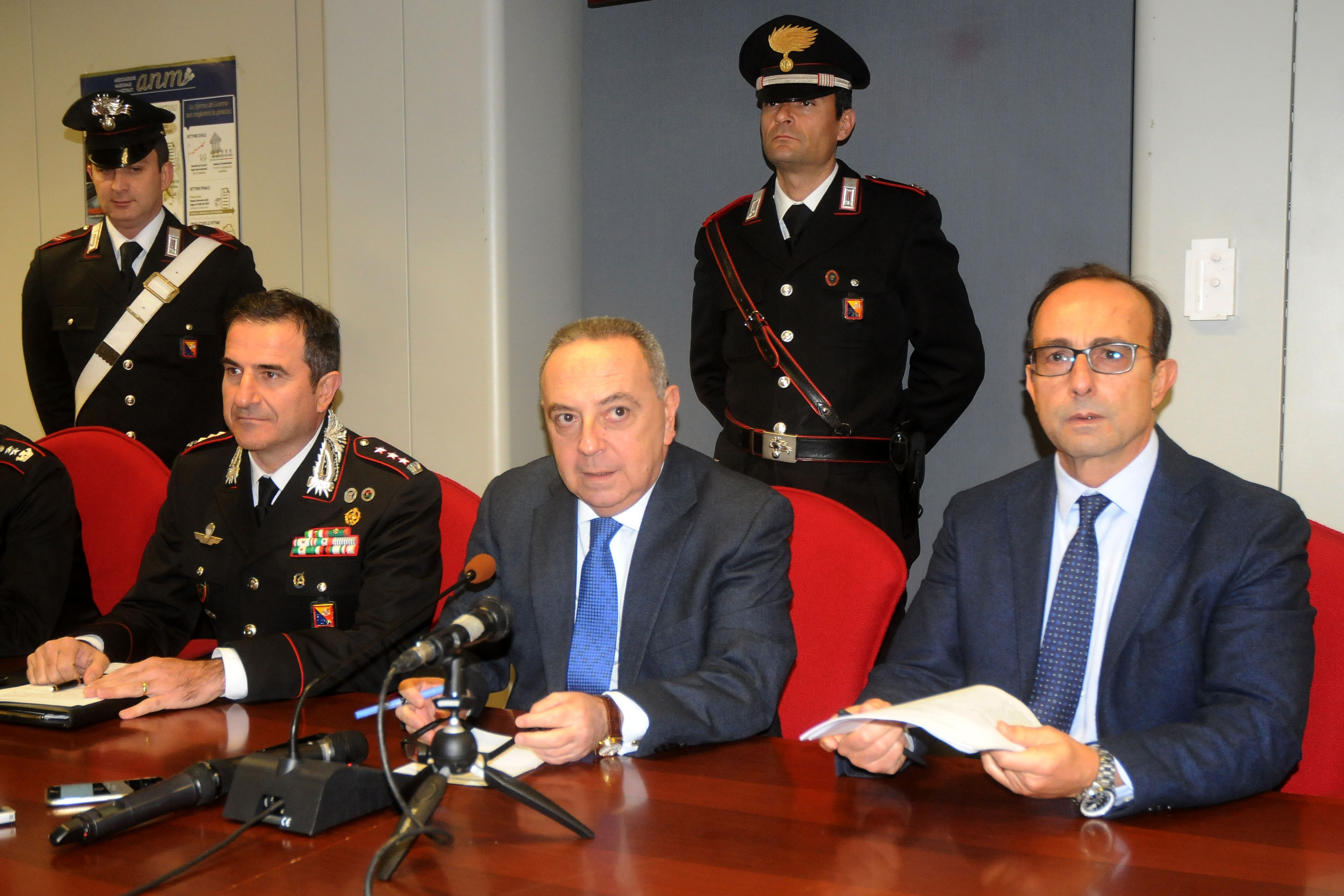 Arrestati 2 rapinatori nel Reggino: usavano armi ed esplosivi