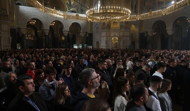 ponoćnu liturgija u Hramu