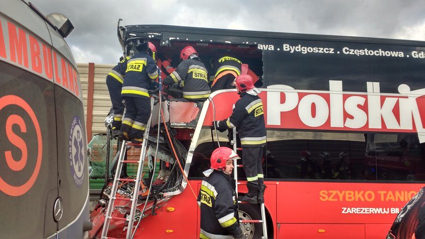 Makabryczny wypadek Polskiego Busa. Są ofiary