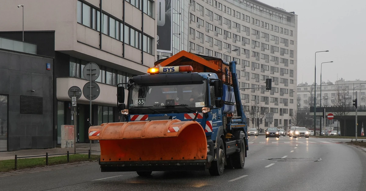 Alerty IMGW dla 14 województw. Marznący deszcz, gołoledź i silny wiatr
