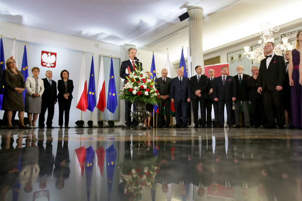 Posłowie odebrali od szefa PKW zaświadczenia o wyborze