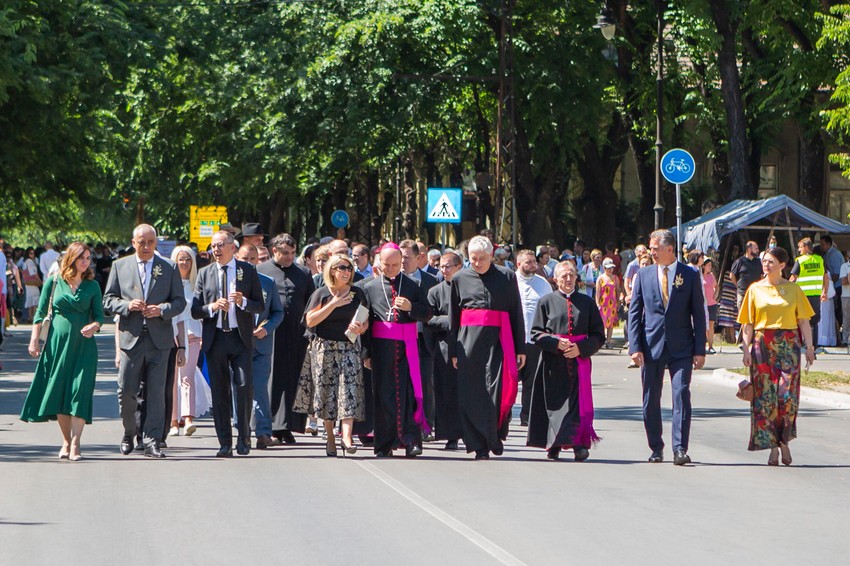 "Dužijanca" u Subotici je počela ispraćajem i blagoslovom bandaša i bandašica