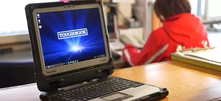 Panasonic Toughbook 33 to wytrzymały laptop z odczepianym ekranem