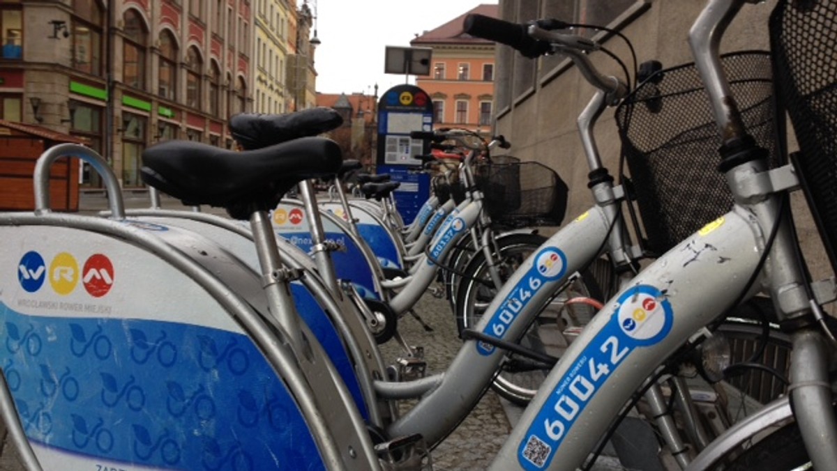 Dwie firmy chcą kupić jednoślady, stojaki i stacje wypożyczeń, z których do tej pory korzystali użytkownicy Wrocławskiego Roweru Miejskiego. Swój sprzęt miasto wyceniło na prawie 70 tysięcy złotych.