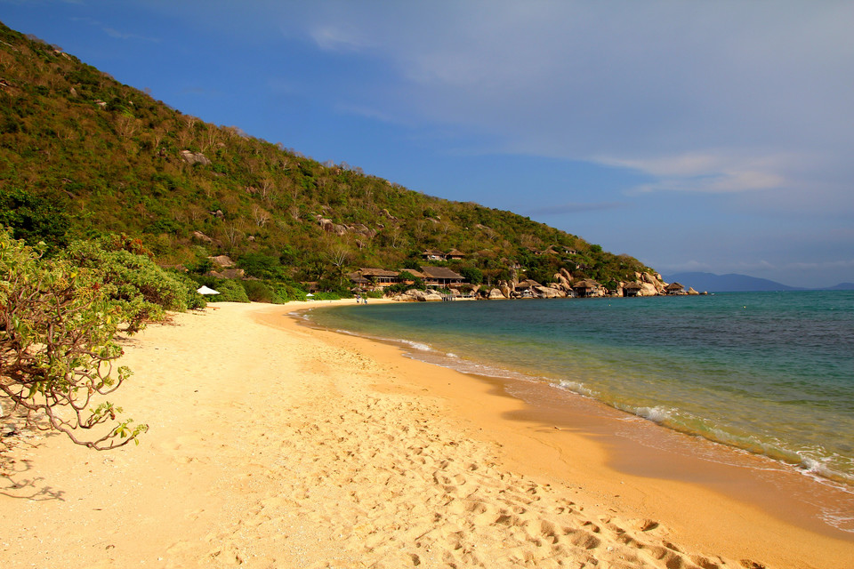 Plaża w zatoce Ninh Van przy ośrodku Six Senses - okolice Nha Trang