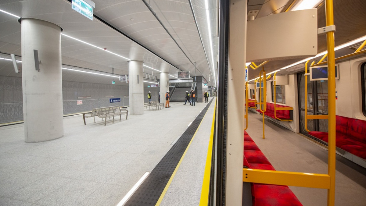 Warszawa: testy pociągów na nowym odcinku II linii metra